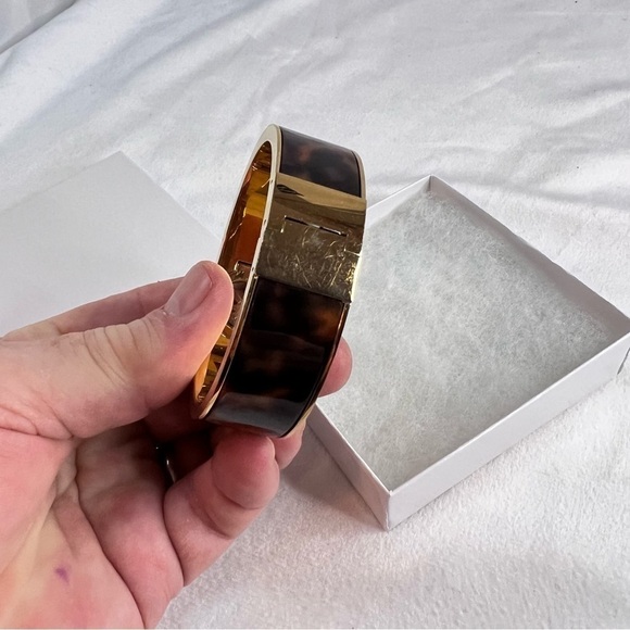 MICHAEL KORS Gold Tortoiseshell MK Cuff Bracelet - Picture 2 of 9